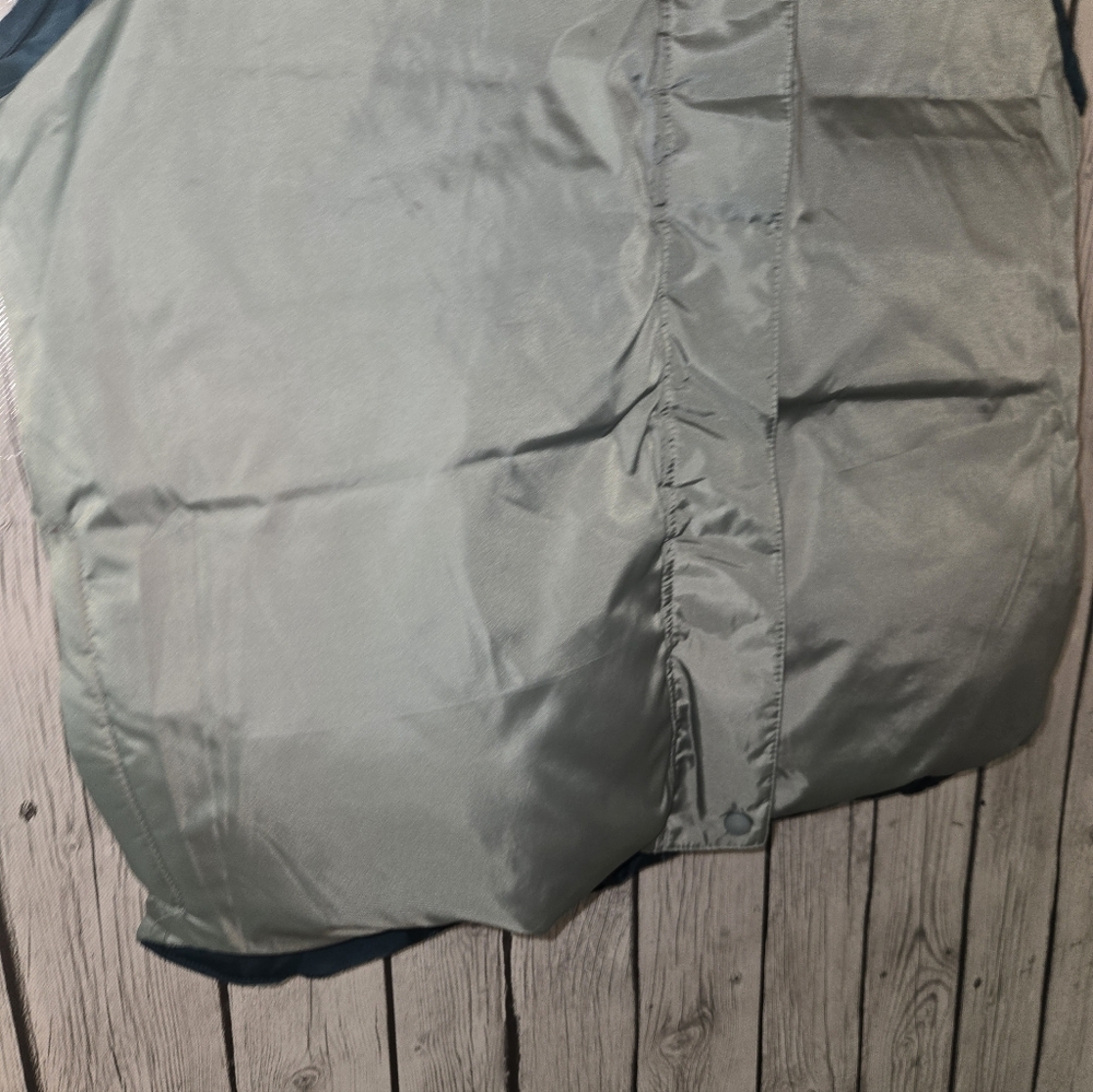 L.L. Bean Women’s Medium Reversible Goose Down Puffer Vest Teal Green - Picture 7 of 9